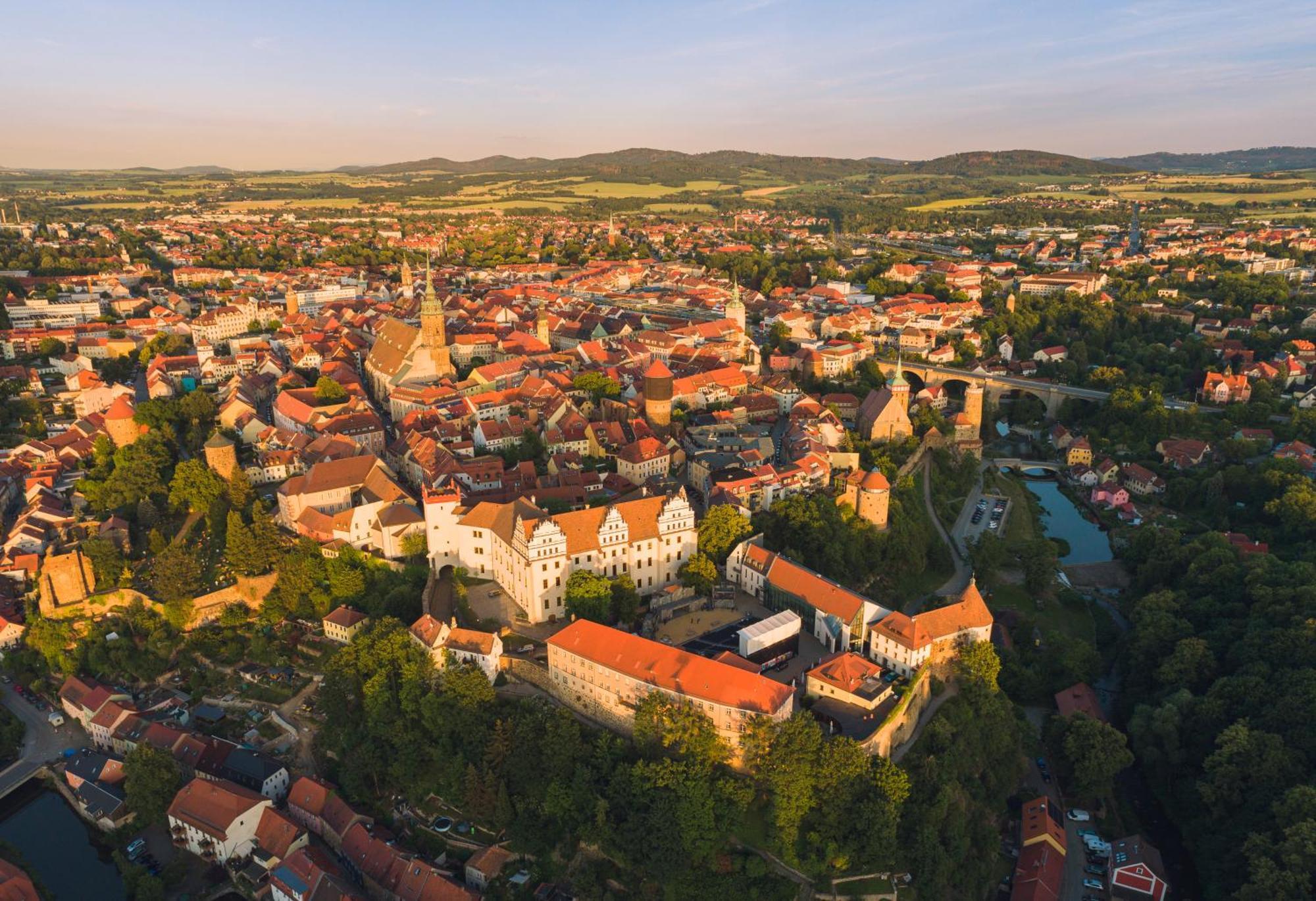 Bautzen Living Appartement - Zentrumslage Parkplatz Babybett Экстерьер фото